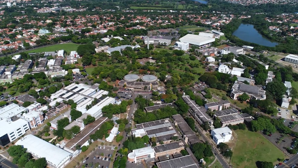 Imagem aérea do campus da Unicamp em Campinas — Foto: Reprodução/EPTV