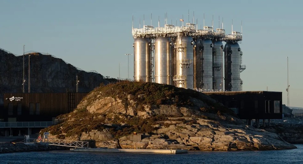 Instalações do projeto Northern Lights de captura e armazenamento de carbono， em Øygardenj1.com， nos arredores de Bergen， na Noruega. — Foto: orstein Lund Eik / Equinor
