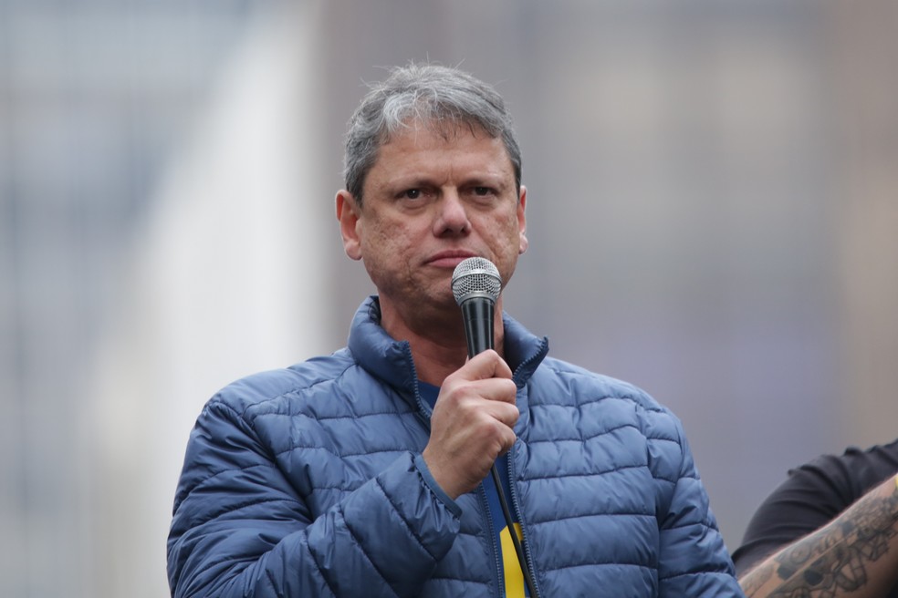 Tarcísio discursa durante ato em defesa da anistia a Bolsonaro e aos envolvidos nos atos do dia 8 de janeiro de 2023 — Foto: HUMBERTO BISPO/ATO PRESS/ESTADÃO CONTEÚDO
