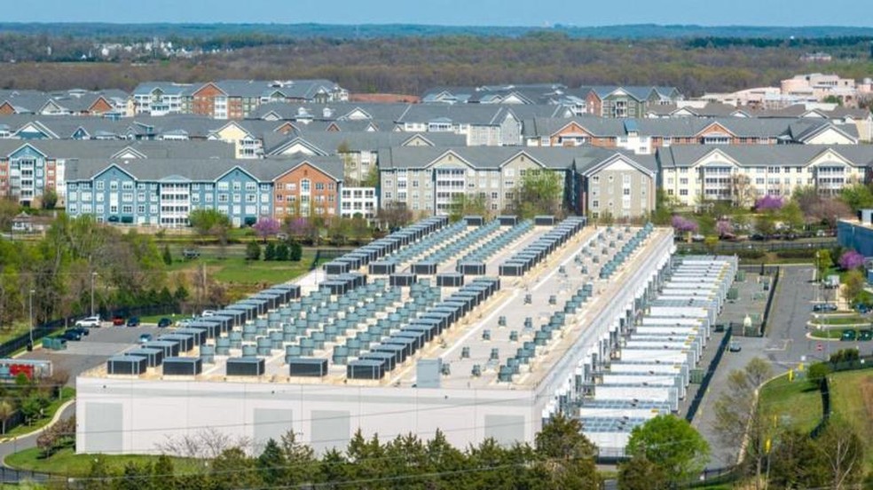 Os data centers consomem imensas quantidades de energia — Foto: Hugh Kenny via BBC